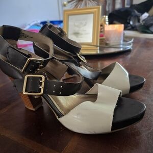 Wide heel brown and white sandal